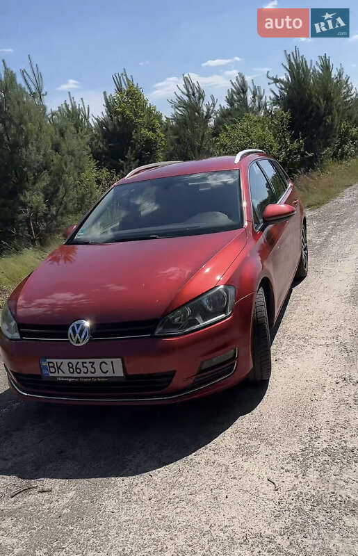 Універсал Volkswagen Golf 2015 в Сарнах