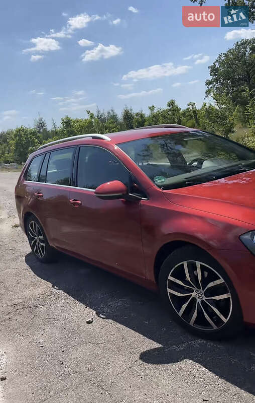 Універсал Volkswagen Golf 2015 в Сарнах