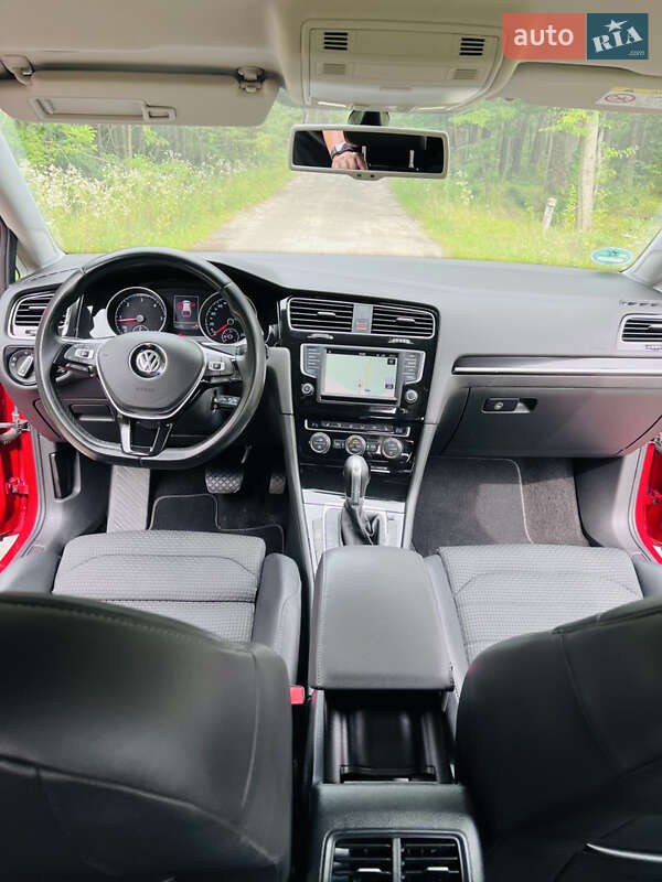 Універсал Volkswagen Golf 2015 в Сарнах