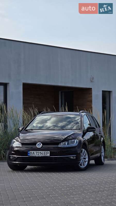 Універсал Volkswagen Golf 2017 в Кропивницькому
