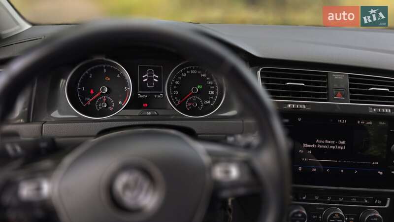 Універсал Volkswagen Golf 2017 в Кропивницькому