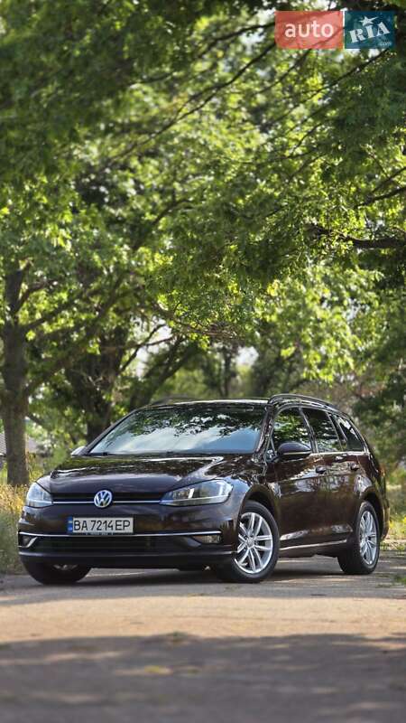 Універсал Volkswagen Golf 2017 в Кропивницькому