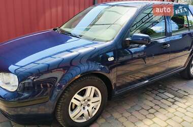 Хэтчбек Volkswagen Golf 2002 в Черкассах