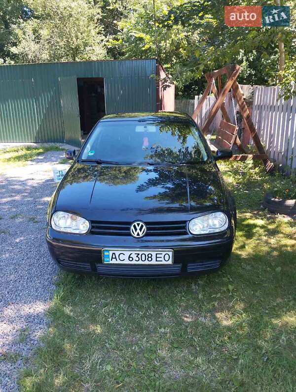 Хетчбек Volkswagen Golf 2003 в Луцьку