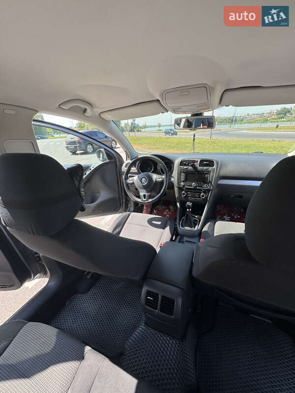 Хэтчбек Volkswagen Golf 2009 в Виннице