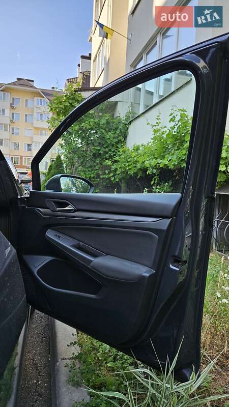 Универсал Volkswagen Golf 2021 в Киеве