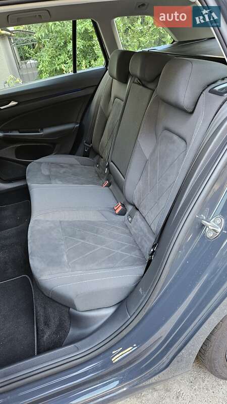 Универсал Volkswagen Golf 2021 в Киеве