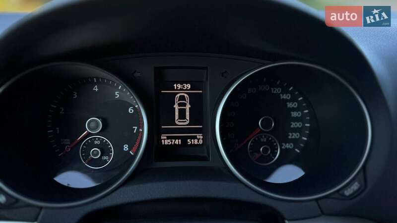 Хэтчбек Volkswagen Golf 2009 в Кролевце