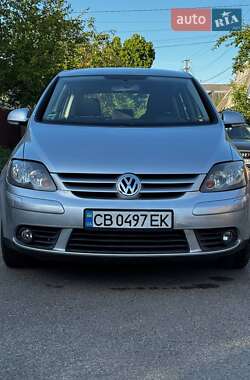 Хэтчбек Volkswagen Golf 2005 в Чернигове