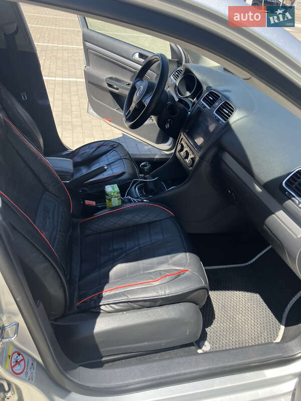 Універсал Volkswagen Golf 2011 в Луцьку