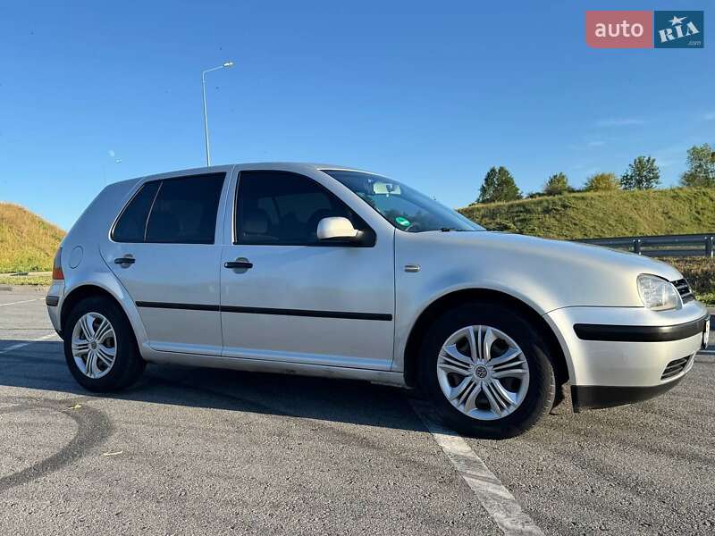 Хэтчбек Volkswagen Golf 2000 в Полтаве