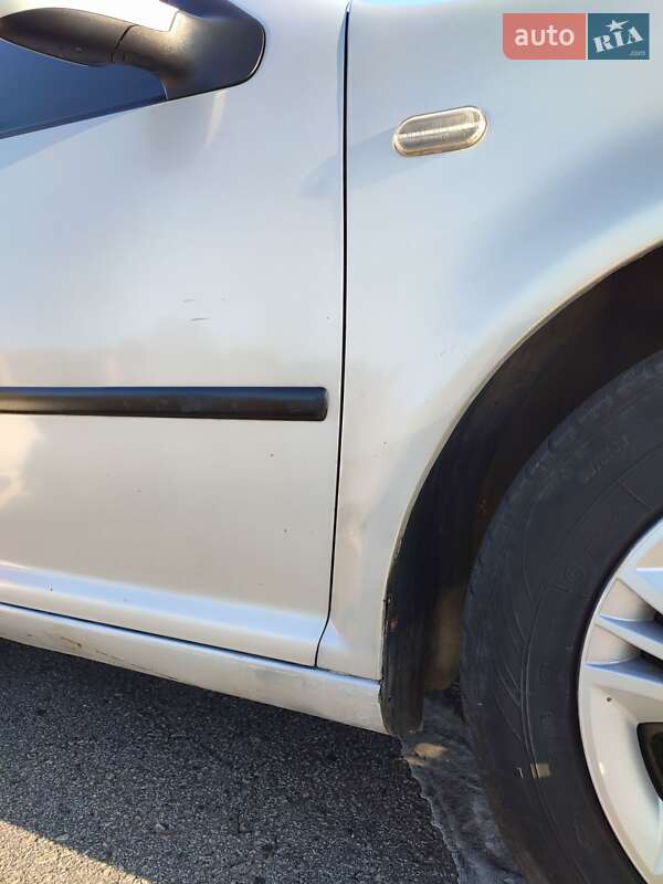 Хэтчбек Volkswagen Golf 2000 в Полтаве