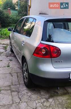 Хэтчбек Volkswagen Golf 2004 в Луцке
