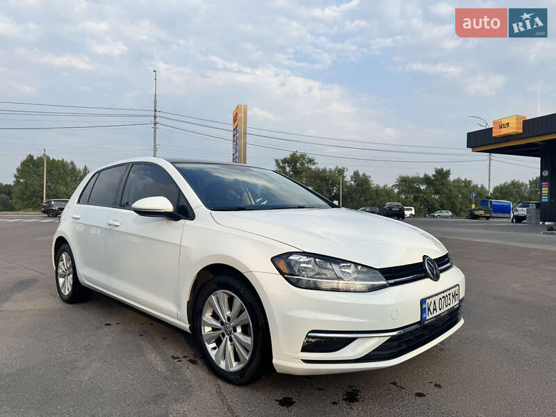 Хэтчбек Volkswagen Golf 2017 в Вышгороде