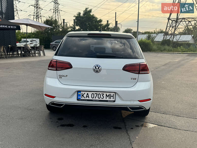 Хэтчбек Volkswagen Golf 2017 в Вышгороде