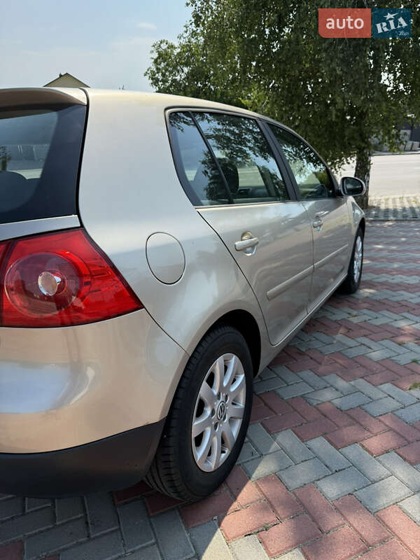 Хетчбек Volkswagen Golf 2005 в Білій Церкві