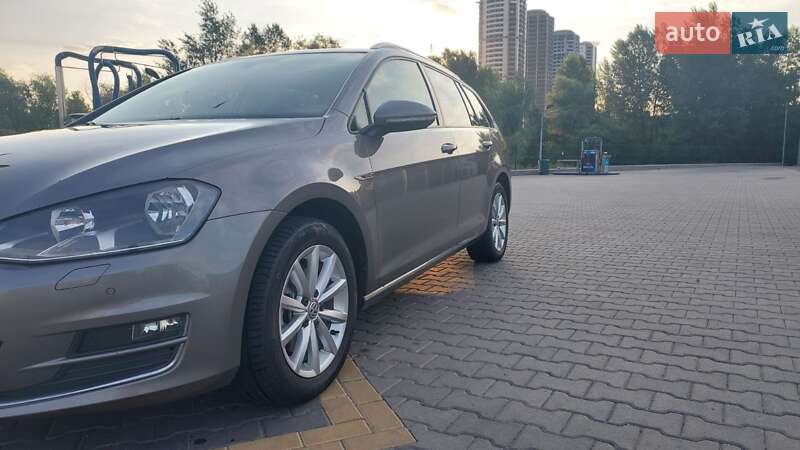 Універсал Volkswagen Golf 2015 в Києві