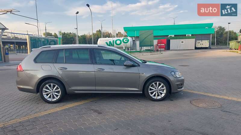 Універсал Volkswagen Golf 2015 в Києві