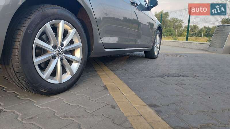 Універсал Volkswagen Golf 2015 в Києві
