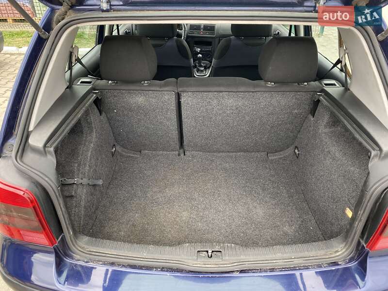 Хэтчбек Volkswagen Golf 2000 в Хотине