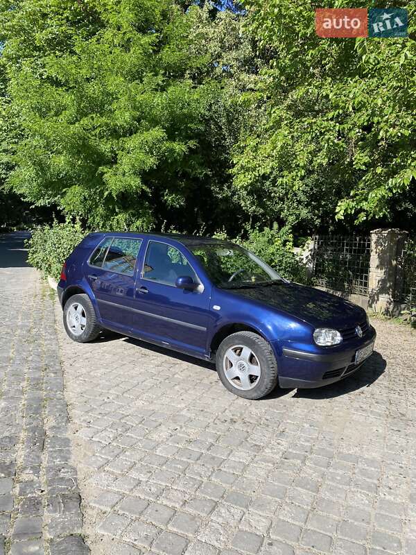 Хэтчбек Volkswagen Golf 2000 в Хотине