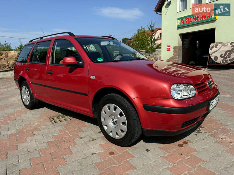Универсал Volkswagen Golf 2002 в Львове