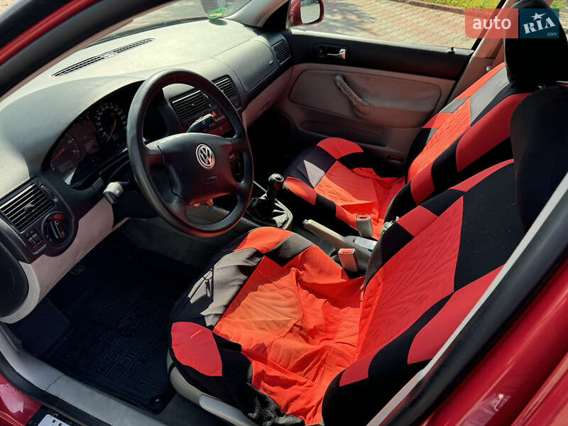 Универсал Volkswagen Golf 2002 в Львове
