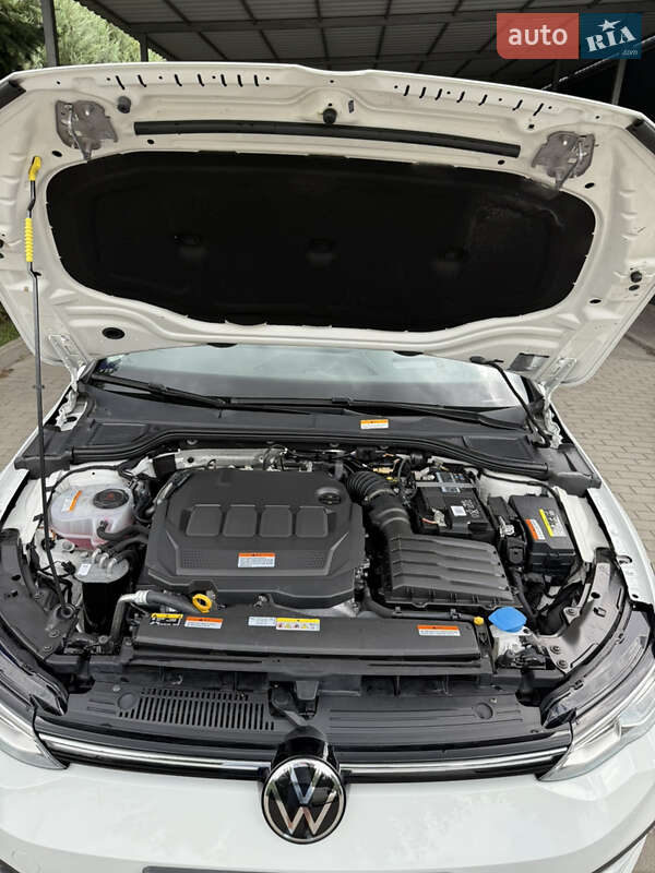Хетчбек Volkswagen Golf 2022 в Павлограді