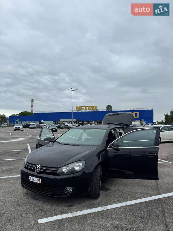 Универсал Volkswagen Golf 2010 в Житомире