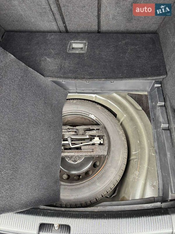 Универсал Volkswagen Golf 2010 в Житомире