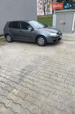 Универсал Volkswagen Golf 2004 в Ужгороде