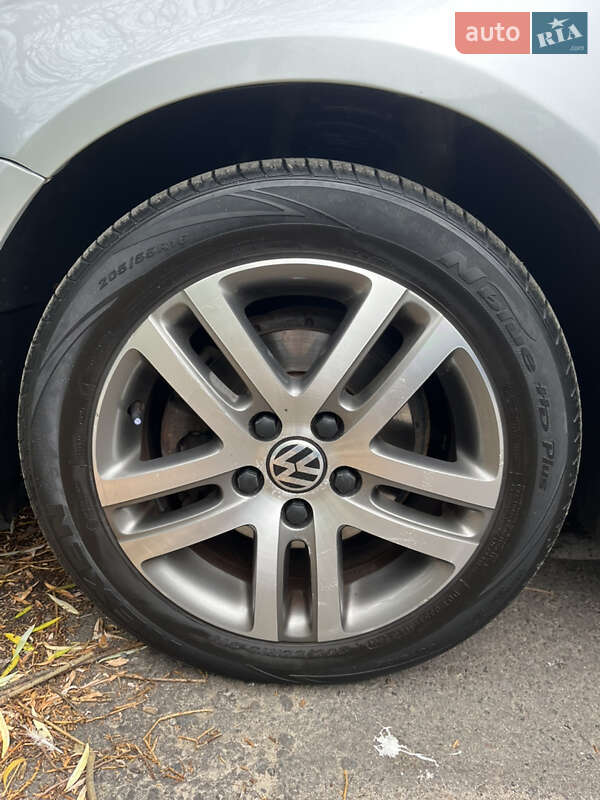 Універсал Volkswagen Golf 2008 в Рівному