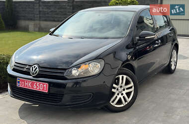 Хэтчбек Volkswagen Golf 2010 в Львове