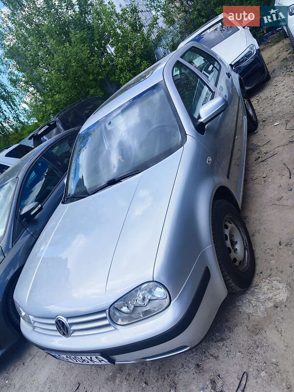 Хэтчбек Volkswagen Golf 2001 в Виннице