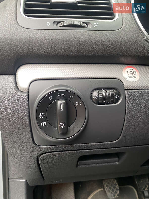 Хэтчбек Volkswagen Golf 2012 в Любешове