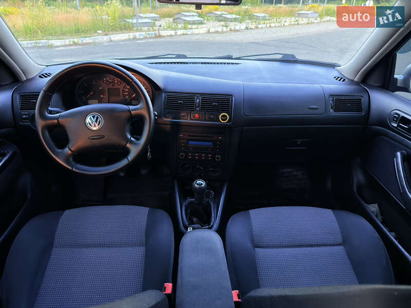 Універсал Volkswagen Golf 2001 в Мені