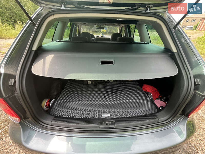 Універсал Volkswagen Golf 2009 в Харкові