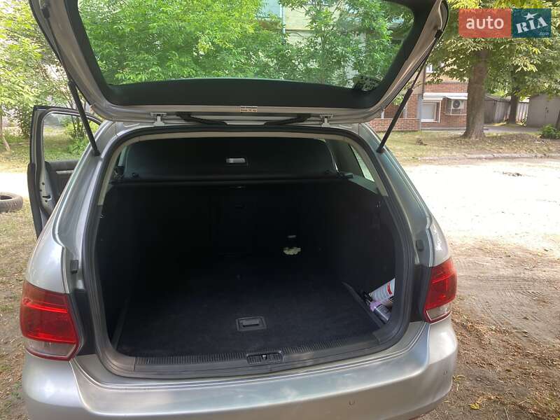 Універсал Volkswagen Golf 2011 в Львові