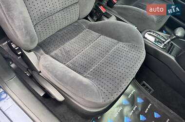 Хетчбек Volkswagen Golf 1998 в 