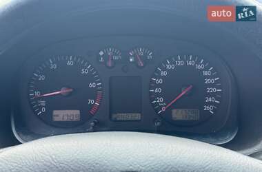 Хетчбек Volkswagen Golf 1998 в 