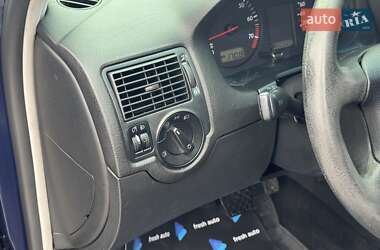 Хетчбек Volkswagen Golf 1998 в 