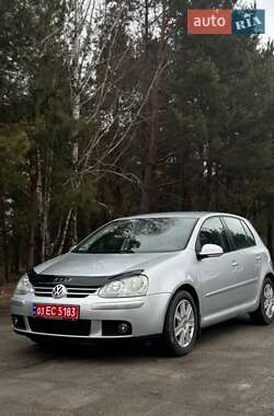 Хэтчбек Volkswagen Golf 2006 в Сарнах