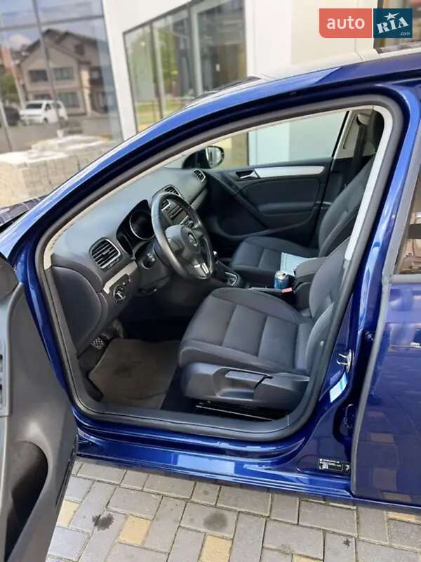Хетчбек Volkswagen Golf 2010 в Тернополі