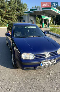 Хетчбек Volkswagen Golf 2001 в Охтирці