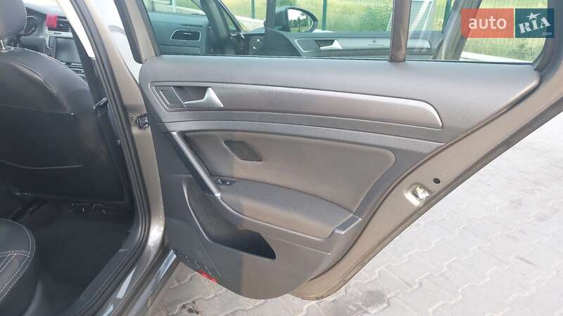 Універсал Volkswagen Golf 2015 в Києві