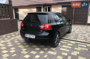 Універсал Volkswagen Golf 2004 в 