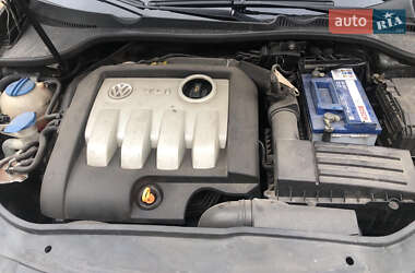 Універсал Volkswagen Golf 2004 в 