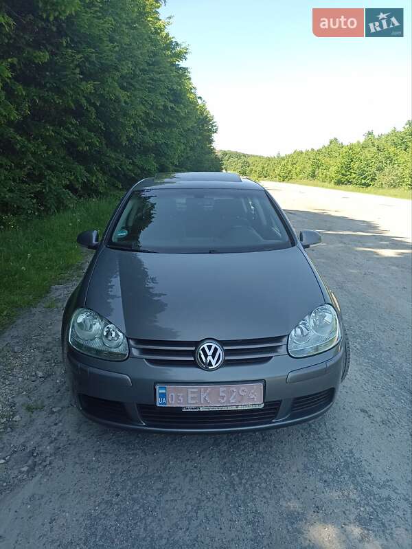 Хетчбек Volkswagen Golf 2005 в Дунаївцях
