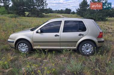 Хэтчбек Volkswagen Golf 2002 в Днепре
