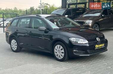 Універсал Volkswagen Golf 2015 в Чернівцях